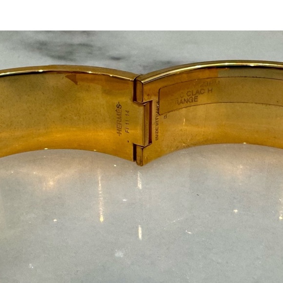 NOT FOR SALE! Hermes Clic Clac H orange bracelet- looks brand new PM size - Picture 2 of 7